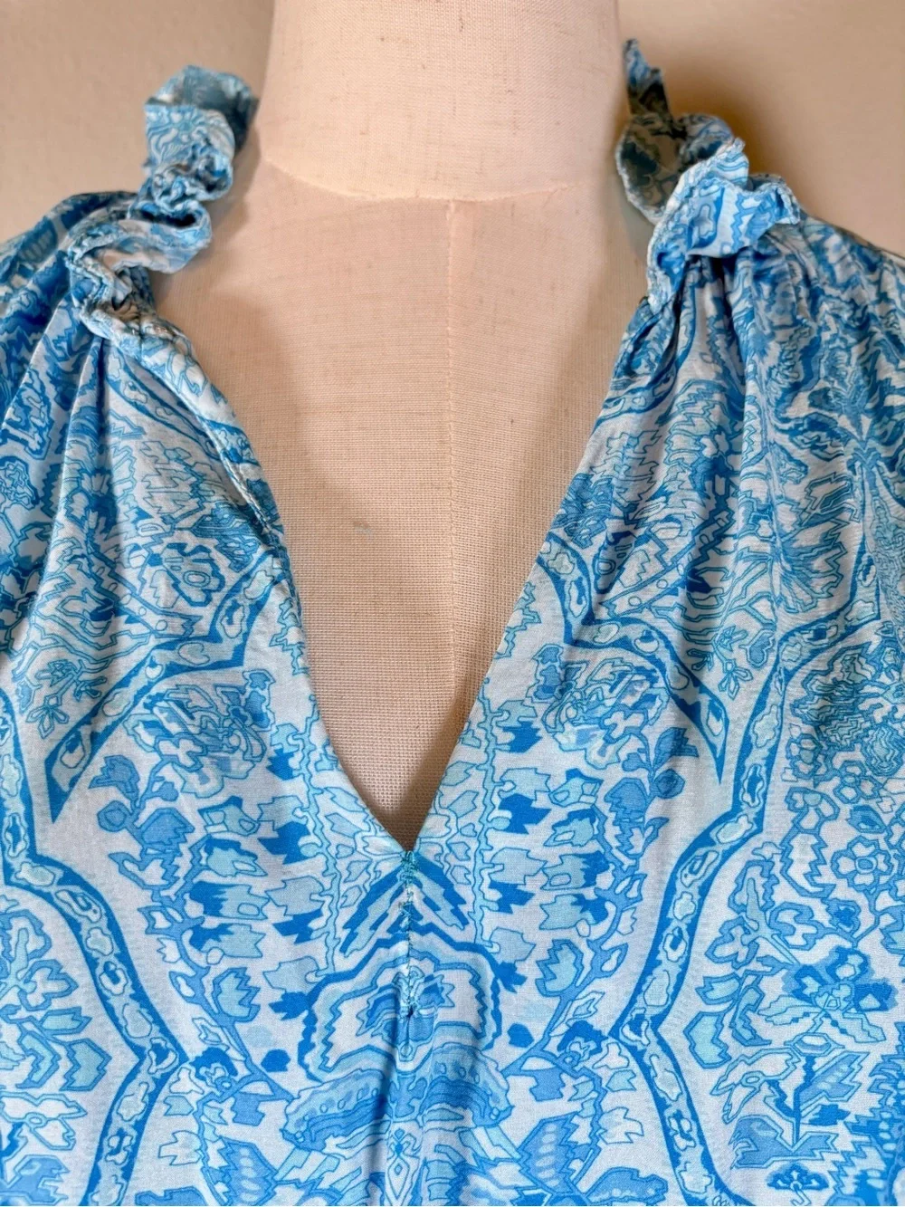 NicoBlu Chloe Flutter Sleeve Top in Turquoise Paisley Size Small